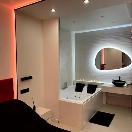Loft Avec Jacuzzi Apartman